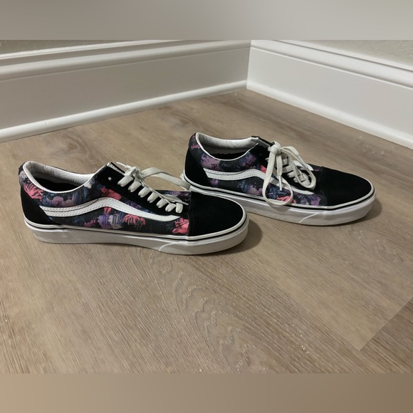 Vans - Picture 3 of 4